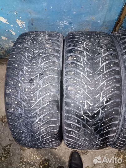 Nokian Tyres Hakkapeliitta 8 SUV 235/55 R18