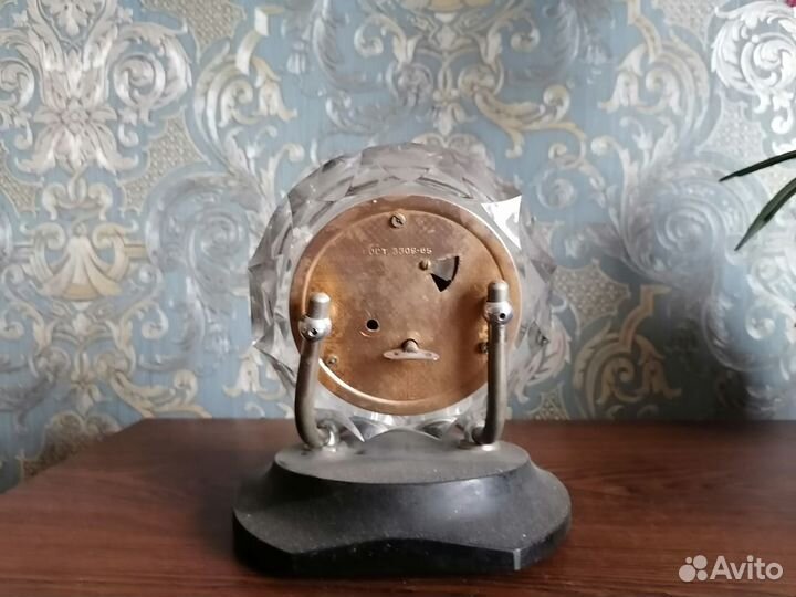 Часы винтажные Маяк в хрустале СССР