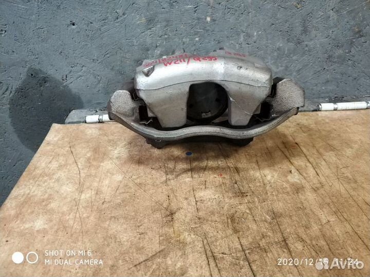 Суппорт тормозной передний правый Мерседес W211