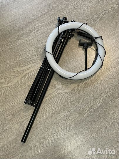 Кольцевая лампа со штативом