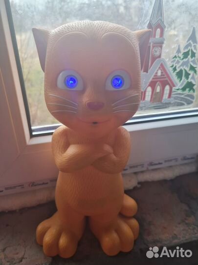 Кот рыжий, музыкальный, говорящий