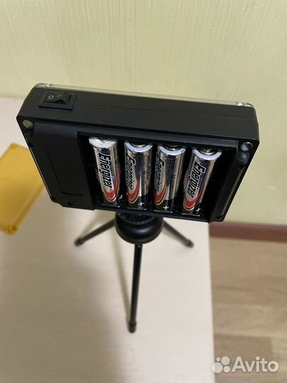 Настольный светильник на боторейках, для макияжа