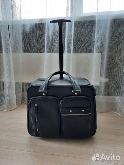 Дорожный чемодан