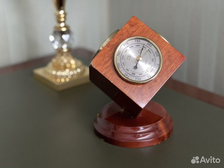 Метеостанция настольная 'куб'