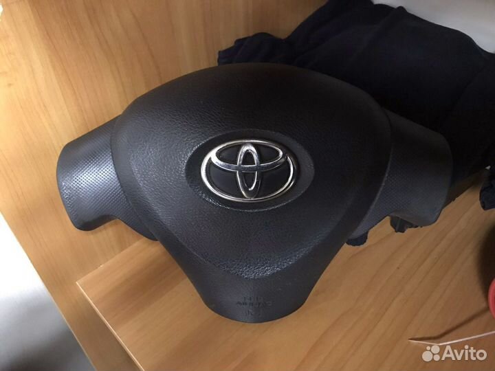 Toyota Corolla E15 подушка безопасности