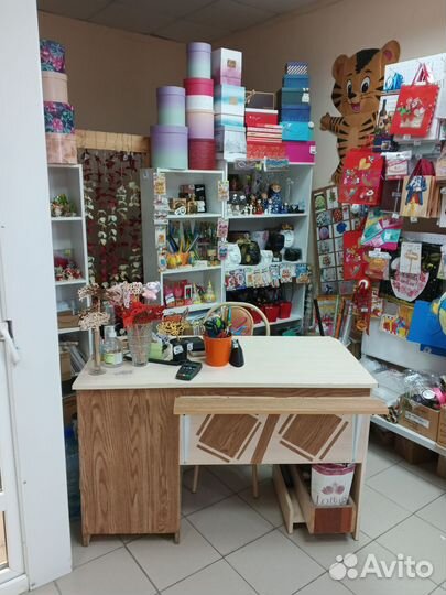 Магазин (цветы и подарки)