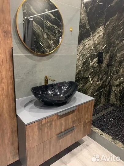 Зеркало круглое в тонкой раме