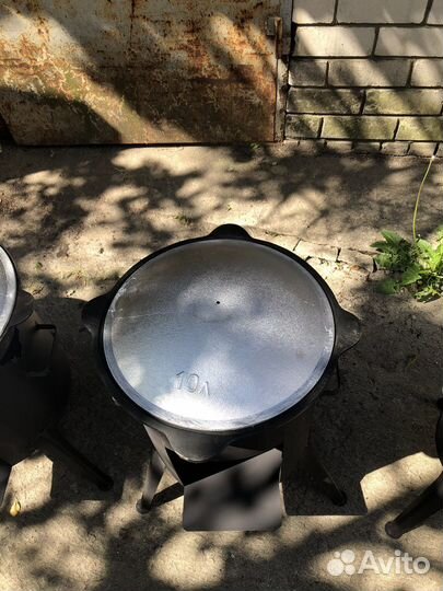 Казан чугунный на 6л с печкой