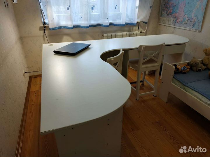 Угловой письменный стол для двоих б/у
