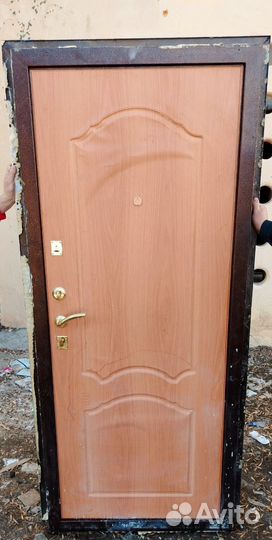 Дверь входная металлическая