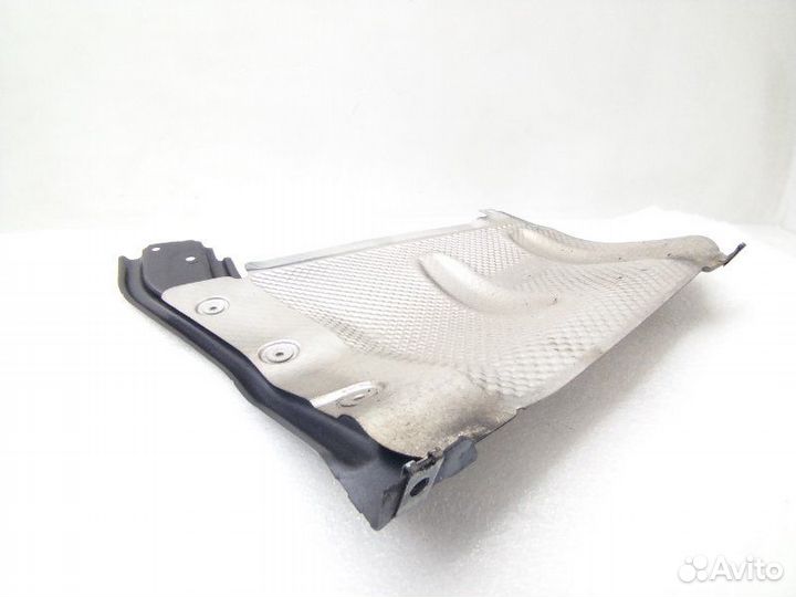 Тепловой экран задний правый Mercedes-Benz