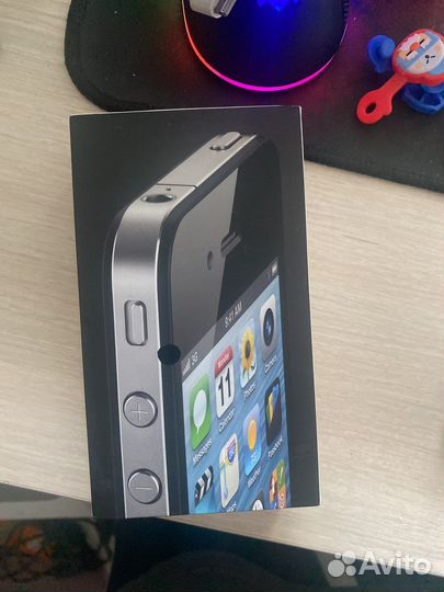 Зарядка на iPhone 4