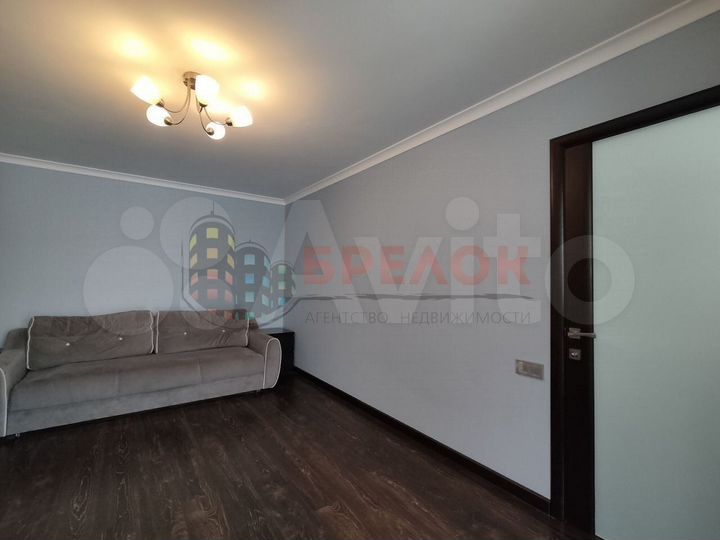 2-к. квартира, 52 м², 4/9 эт.