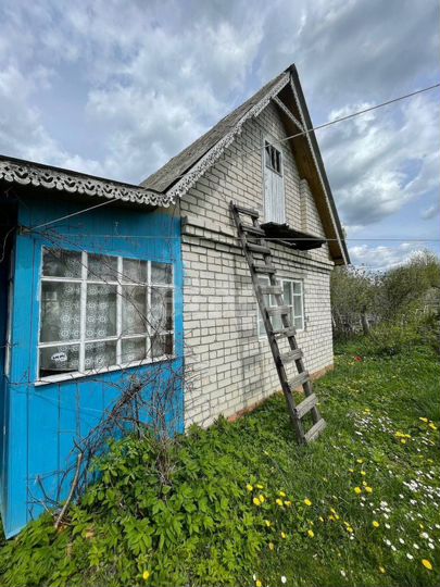 Дача 20 м² на участке 10 сот.