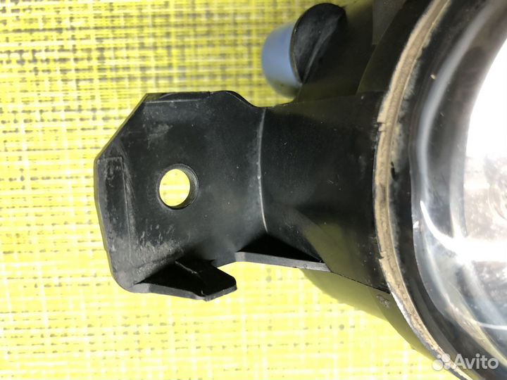 BMW x3 e83 противотуманка левая