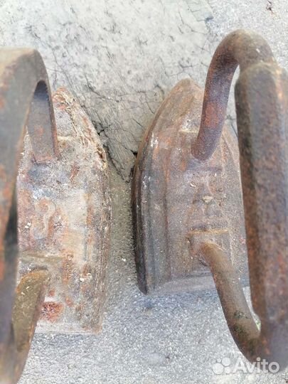 Чугунный утюг