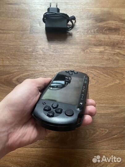Sony PSP прошитая + 16 игр