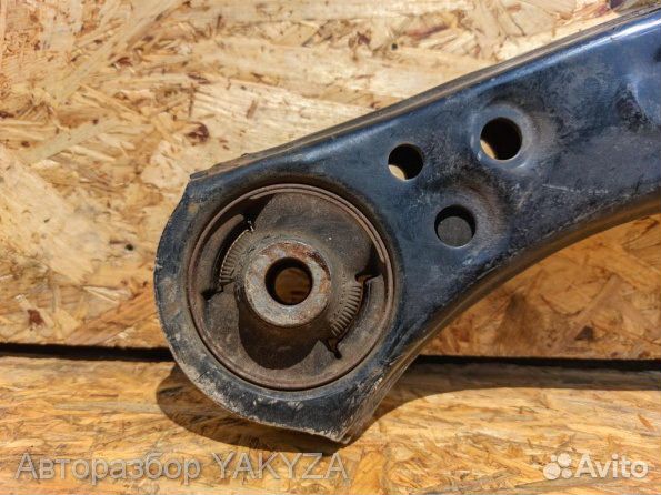 Рычаг с шаровой передний левый Тойота С-хр