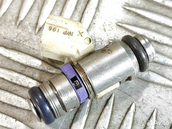 Форсунка двигателя Skoda Octavia 2004 2013