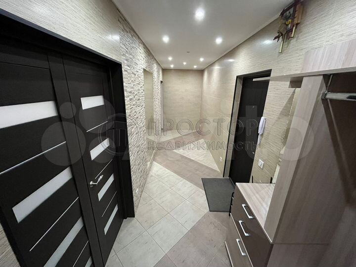 3-к. квартира, 81,3 м², 1/17 эт.