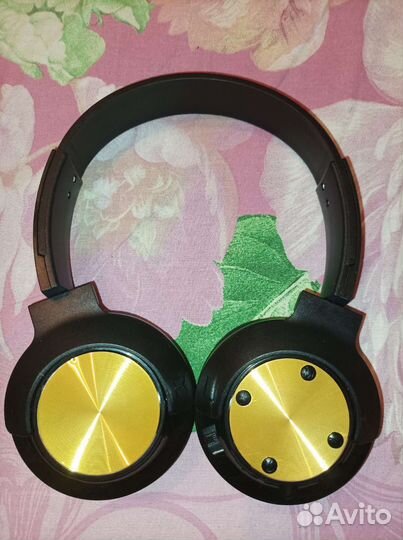 Беспроводные наушники складные новые