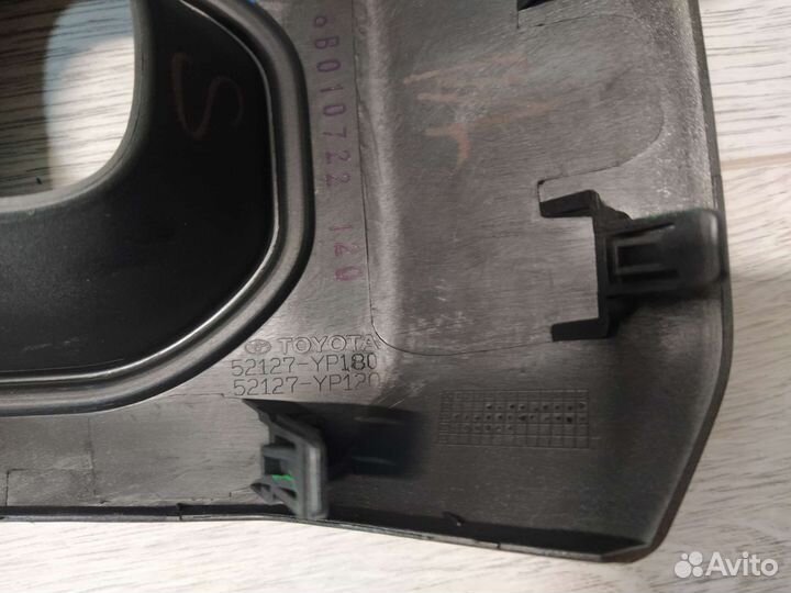 Оправа противотуманной фары Toyota Hilux 8 15-22