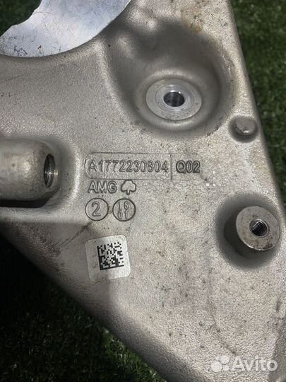 Кронштейн опоры Mercedes 6.3 AMG M177 W213