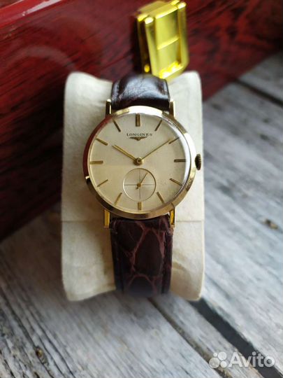 Часы золотые. Longines