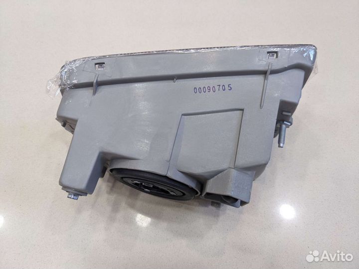 Фара противотуманная левая toyota land cruiser 100