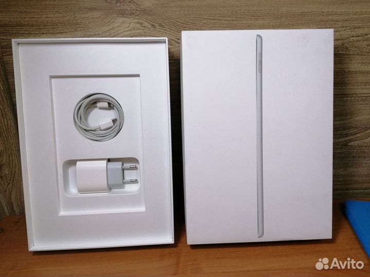 iPad 8 Wi-Fi 32 Gb + полный комплект + Pencil
