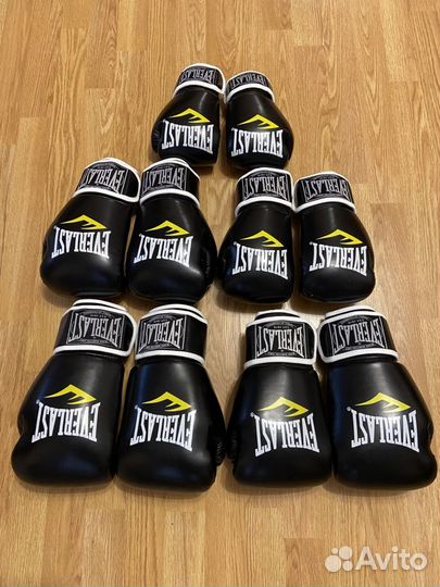 Боксерские перчатки Everlast