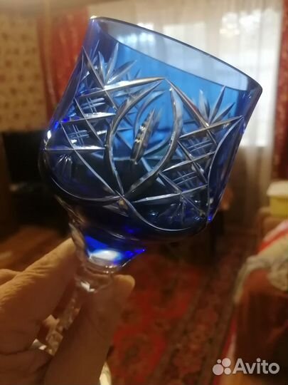 Цветные хрустальные бокалы