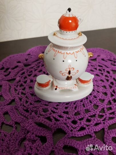 Фарфор. Самовар с чайником и чашками