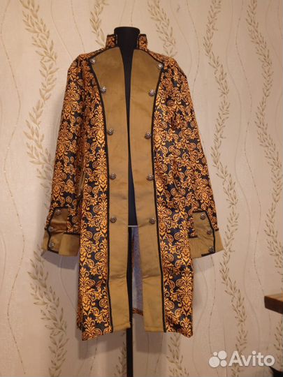 Камзол исторический желтый