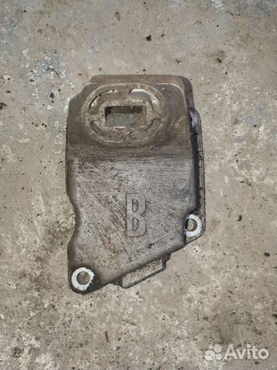 Кронштейн опоры двигателя Audi 80 Ауди