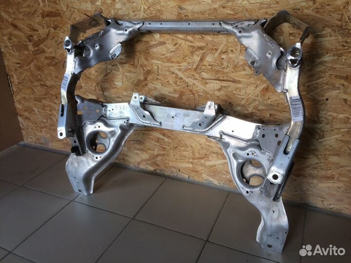 BMW E90 E87 Подрамник передний с Японии