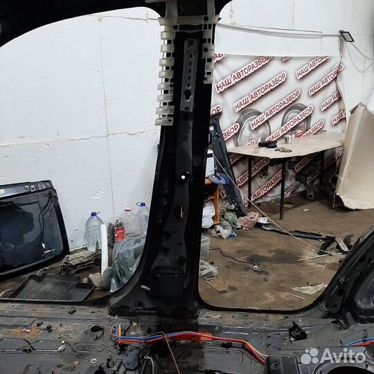 Центральная стойка кузова правая Porsche Cayenne