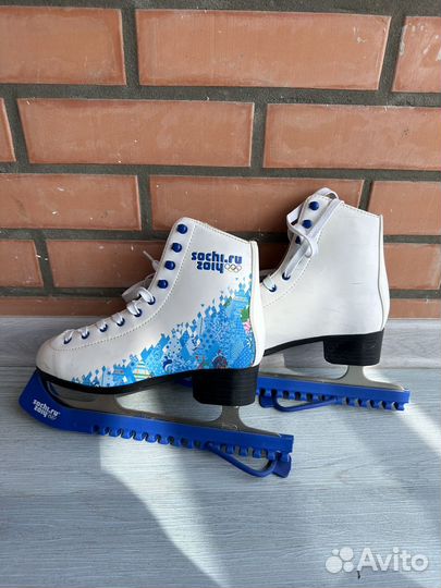 Коньки фигурные женские
