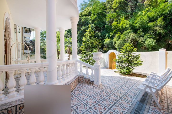 Дом 240 м² на участке 5 сот.