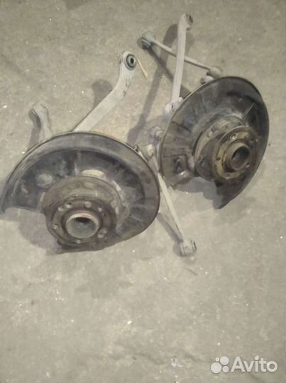 Кулак поворотный Мерседес w140