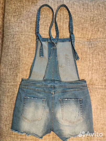 Джинсовый комбинезон