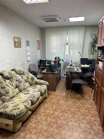 4-к. квартира, 135 м², 1/2 эт.