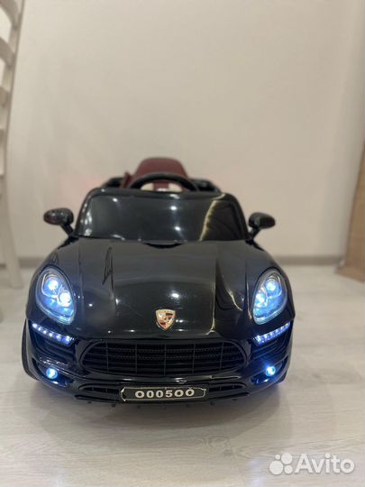 RiverToys Автомобиль Macan О005оо-Vip