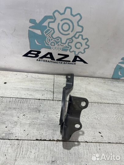 Петля капота правая Kia Cerato 3