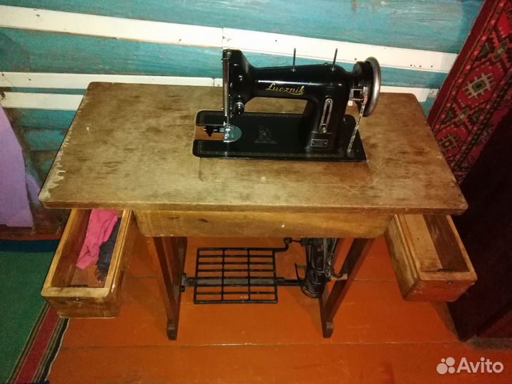 Швейная машина Lucznik