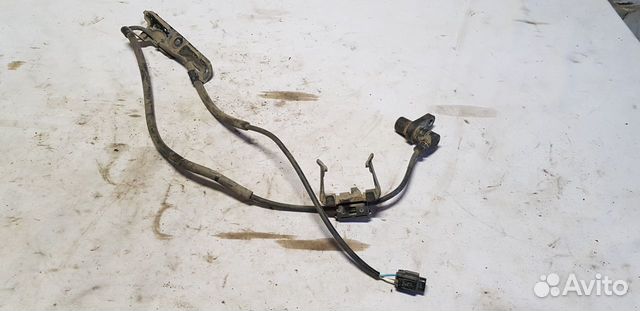 Toyota Camry V40 Датчик ABS передний левый