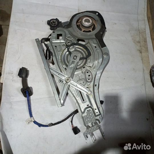 Стеклоподъемник двери передний правый Kia Sportage