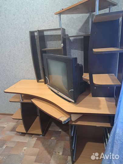 Компьютерный стол