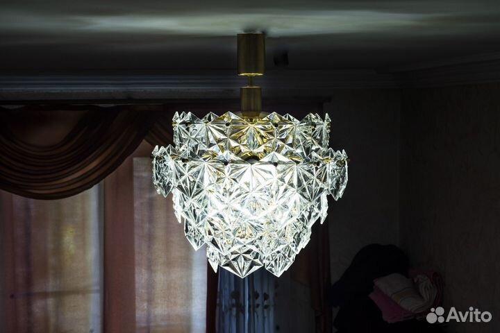 Винтажная люстра Искра 50 хрусталей