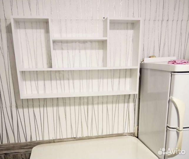 Полка настенная навесная новая